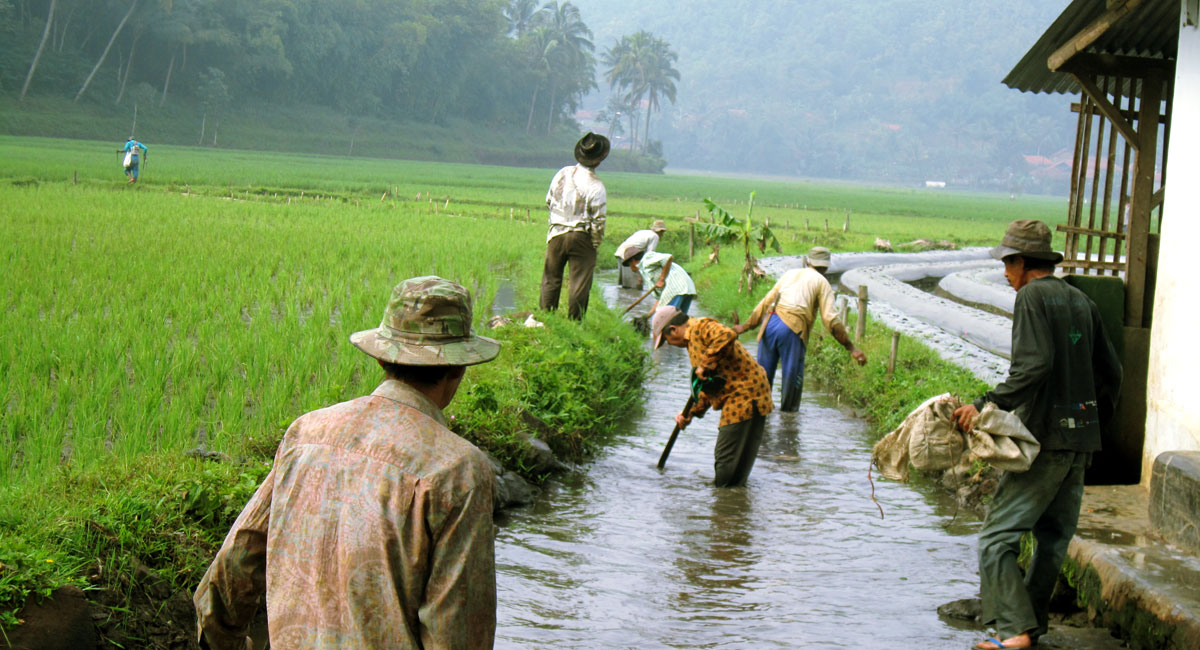Gotong royong report essay spm picture